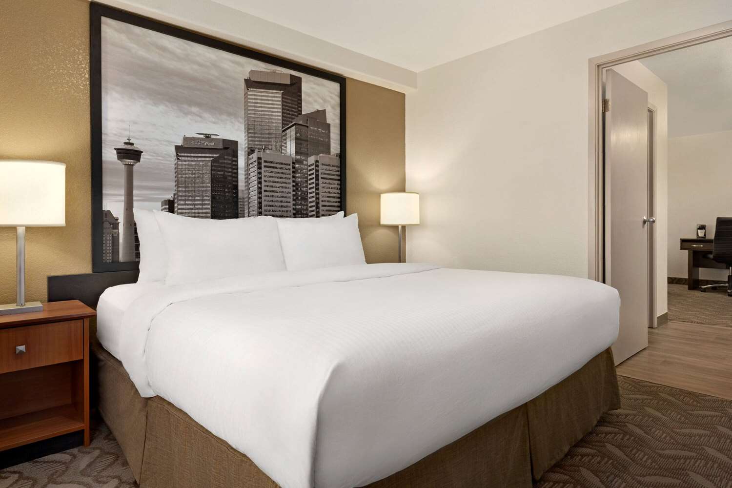 Super 8 by Wyndham Calgary Shawnessy Area 9/24
