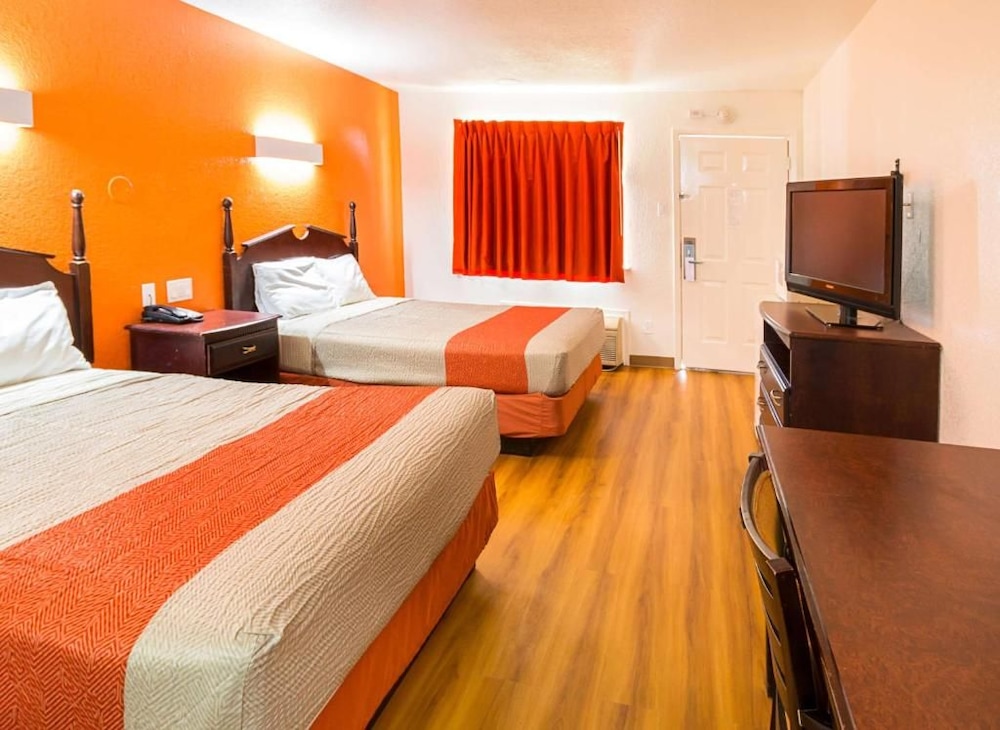 Motel6 Red Oak, TX - Dallas 7/37