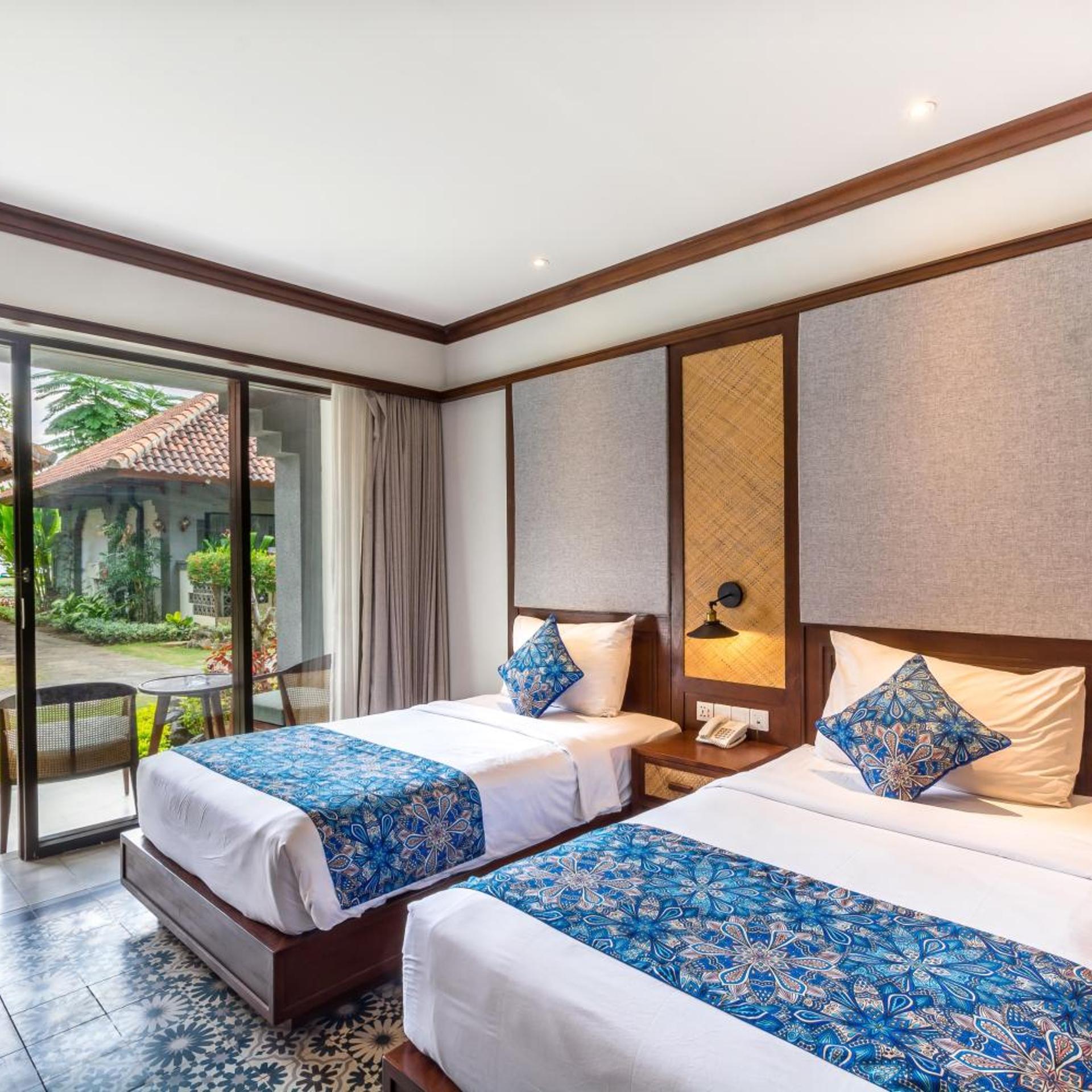 Garden, Water, Deluxe, Twin Beds