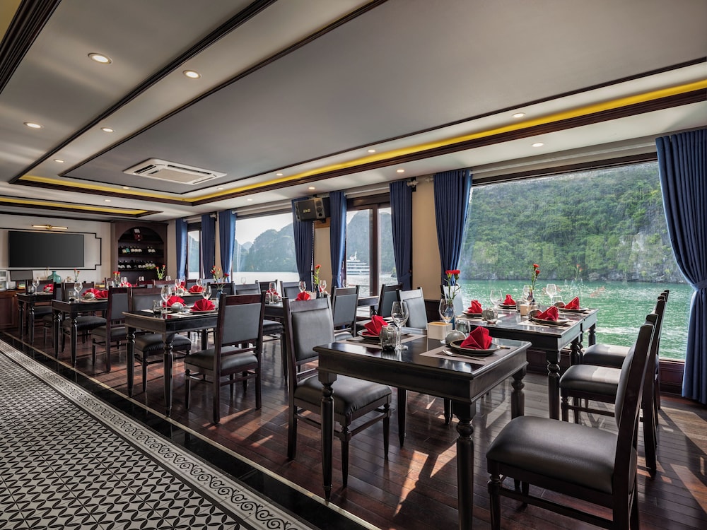 Rosa Cruise Halong 28/50