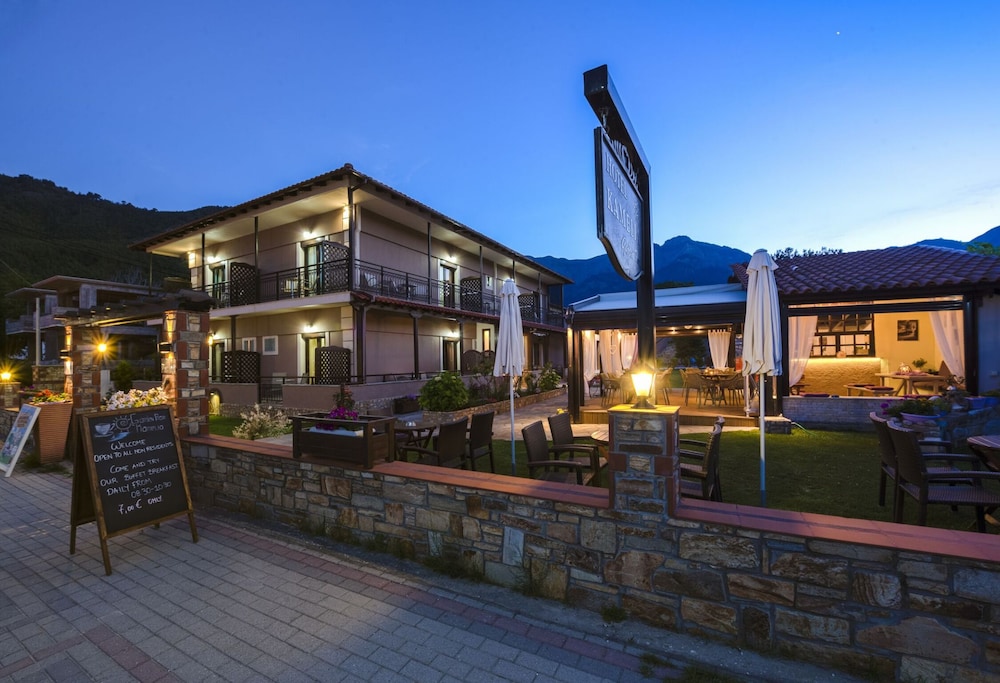 Kamelia Hotel 6/50