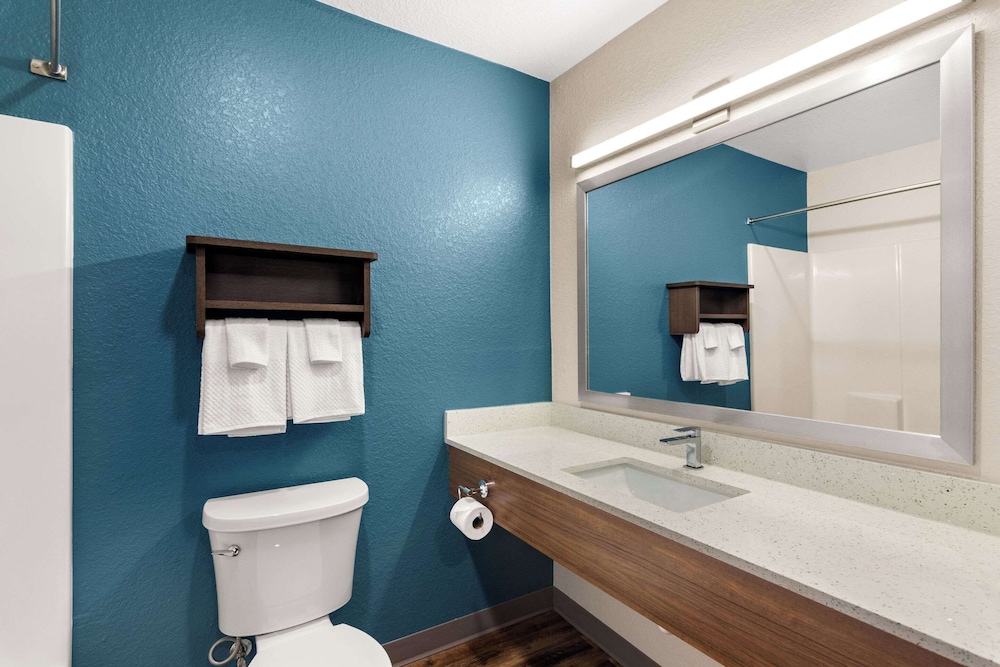 WoodSpring Suites Port St Lucie 15/18