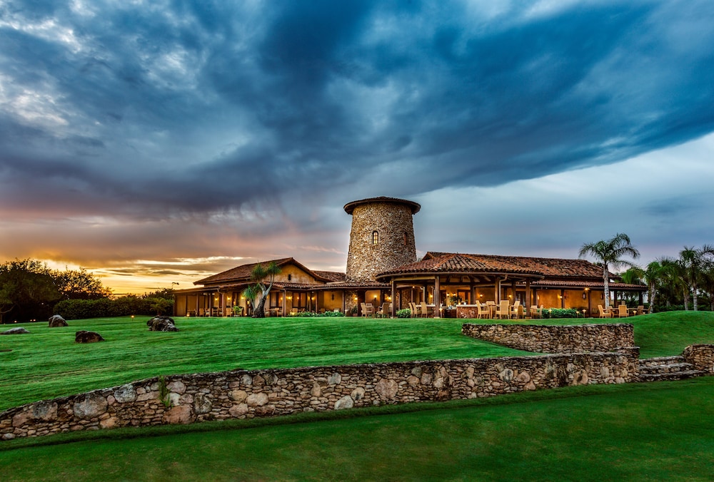 Royal Isabela 43/49