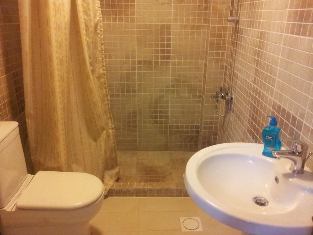 ROOM, SINGLE