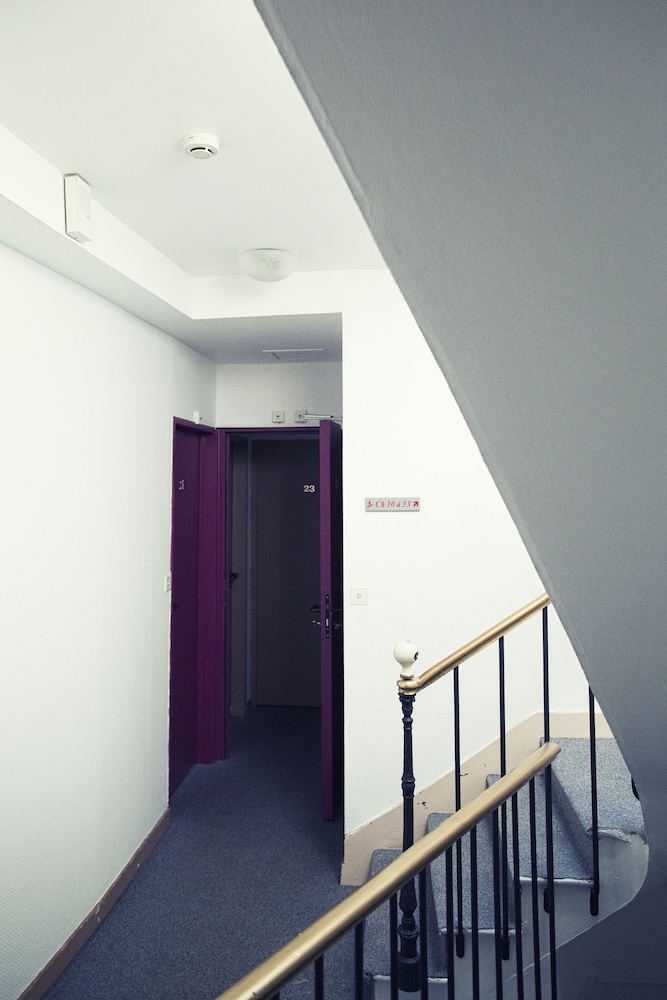 The Old Hotel Ravel 25/48