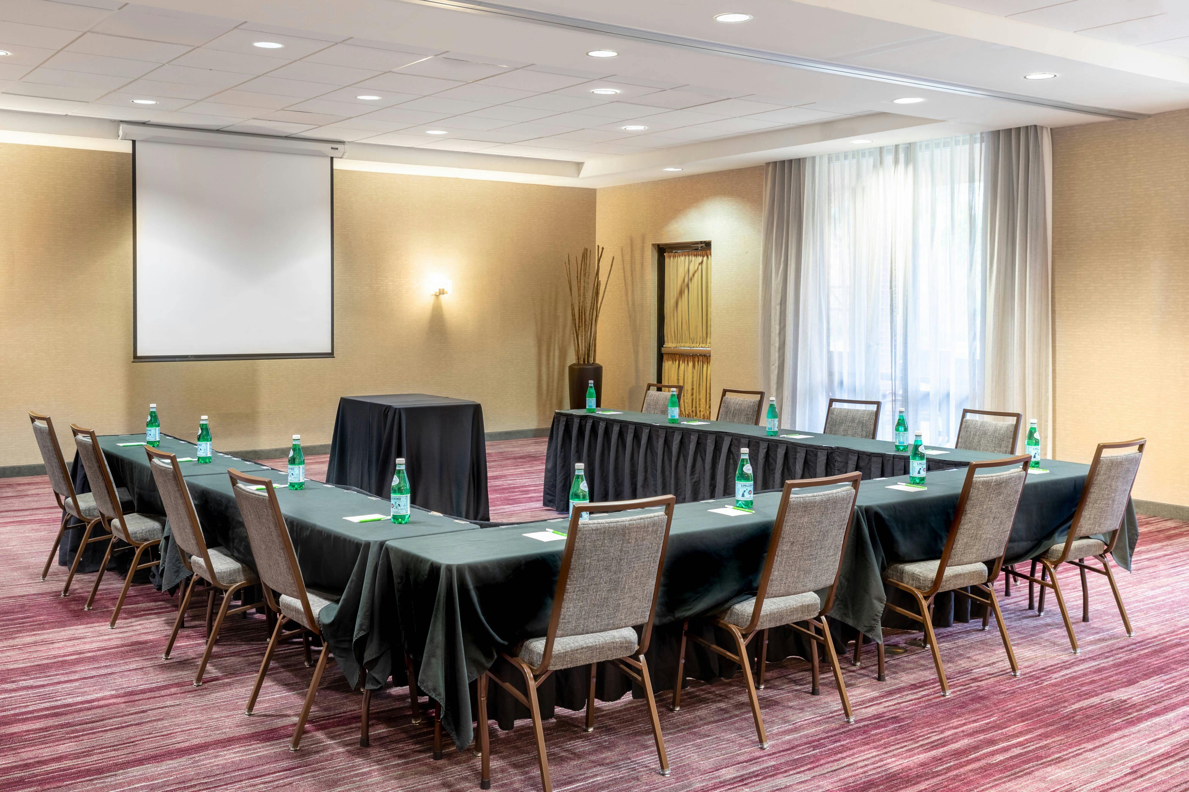 Courtyard Marriott Denton 42/47