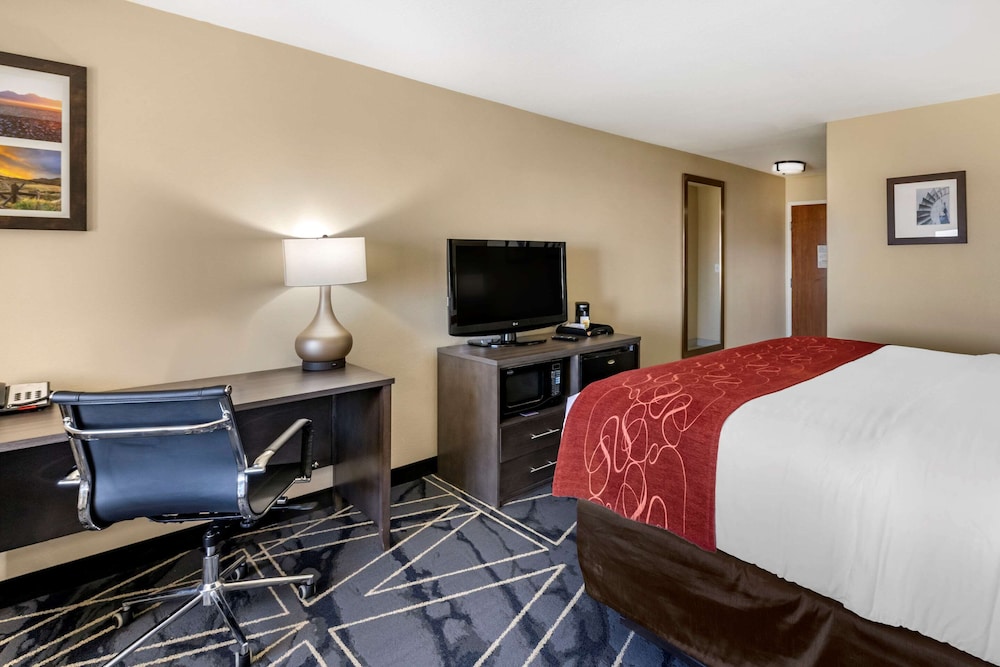 Comfort Inn & Suites Lubbock West 16/34