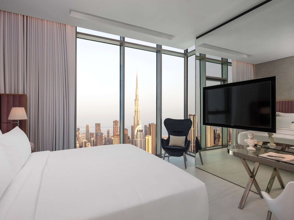 SLS Dubai Hotel and Residences 11/75