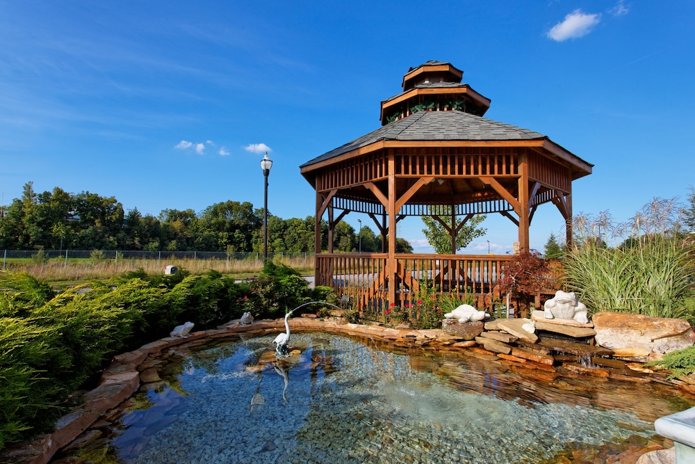 Holiday Inn Express Hotel and Suites Kingsport-Meadowview I-26 1/30