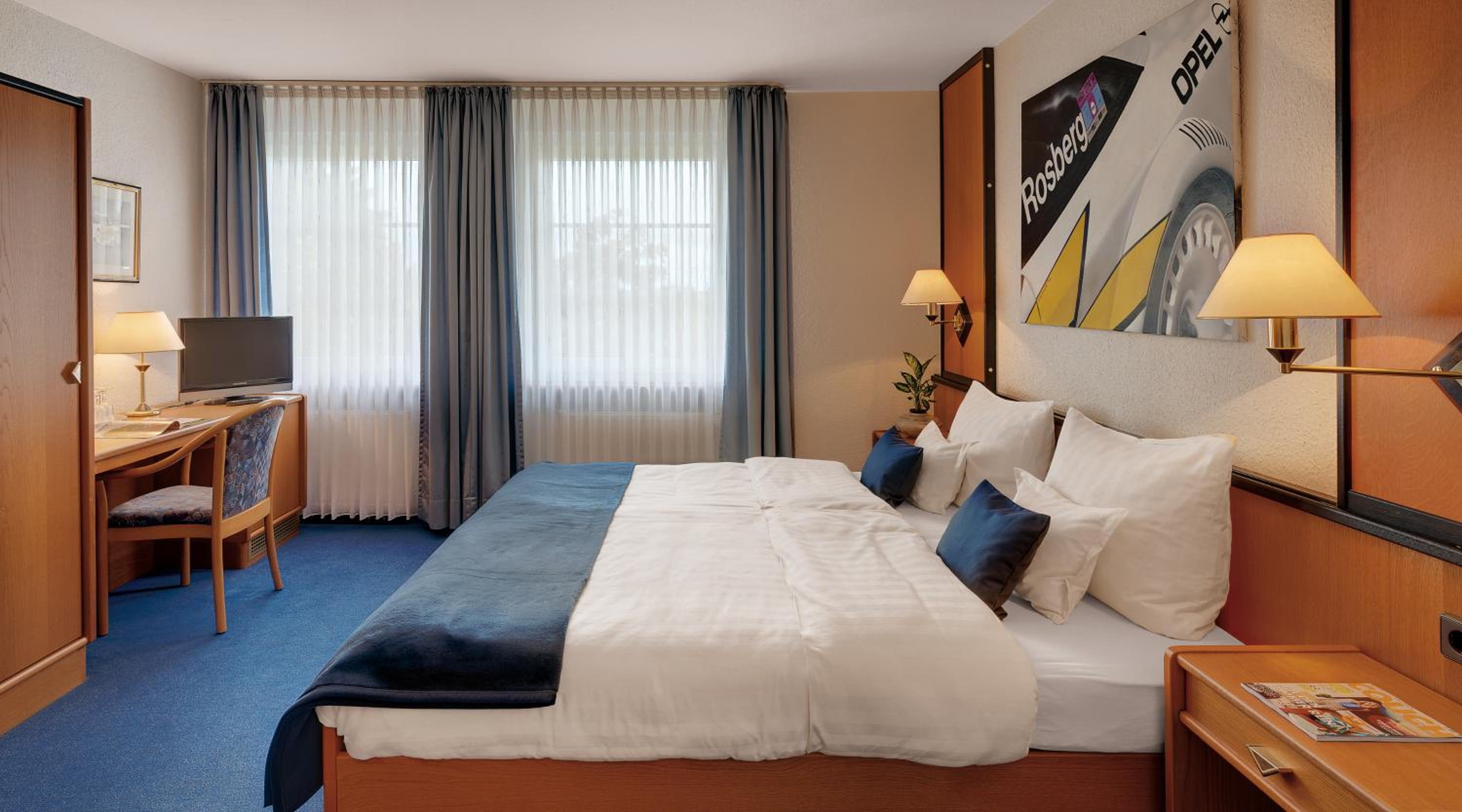 Motorsport Hotel 9/27
