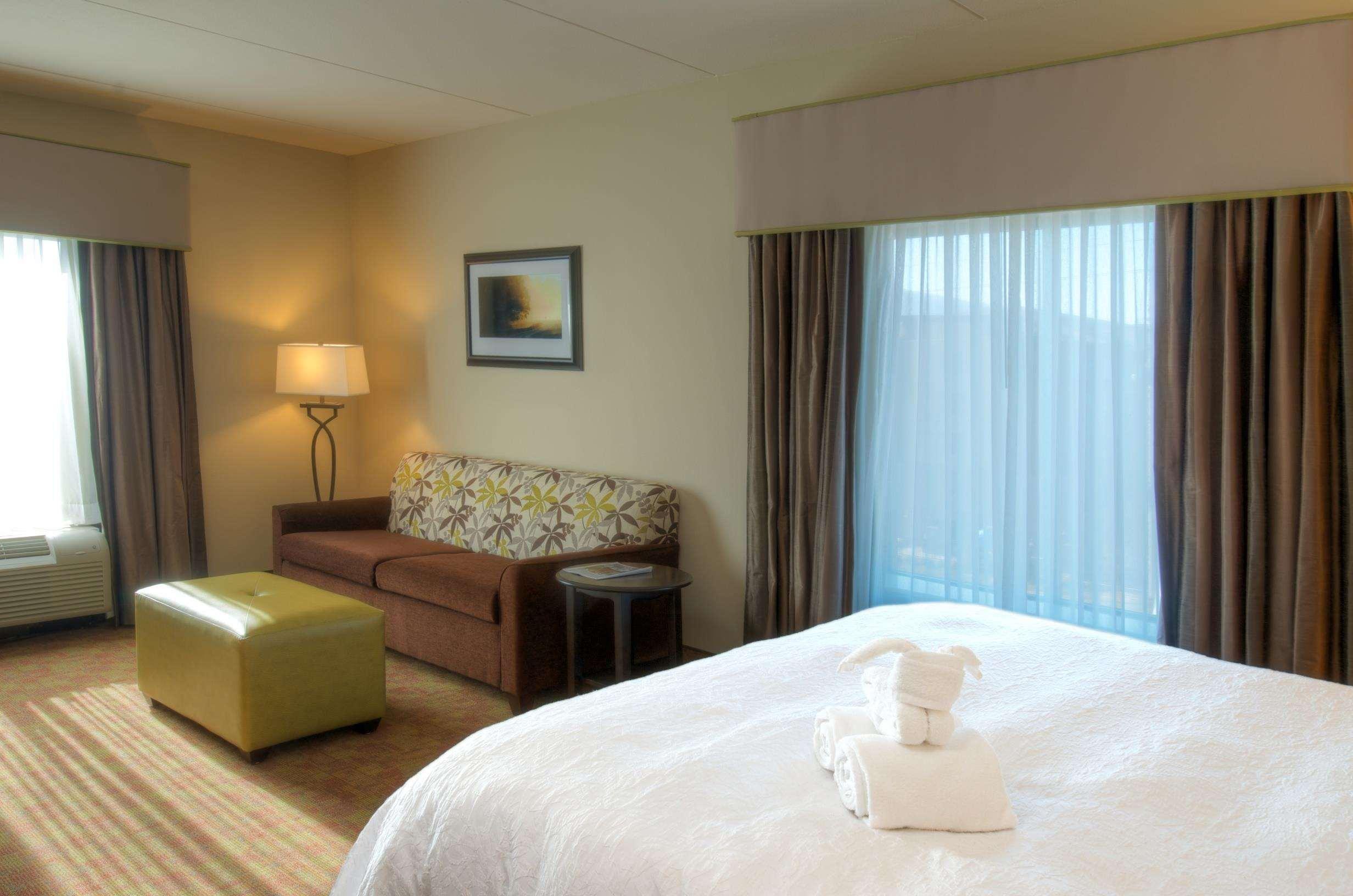 ROOM, KING BED, SOFA, ACCESSIBLE