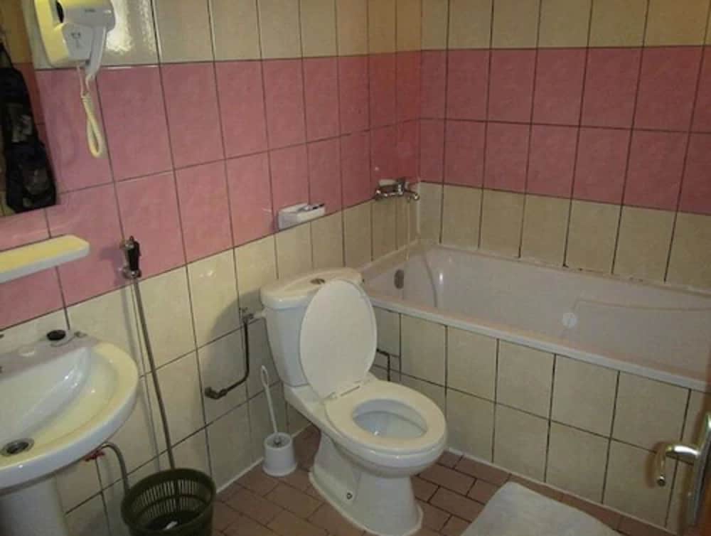 Tou'Ngou Hotel 47/50
