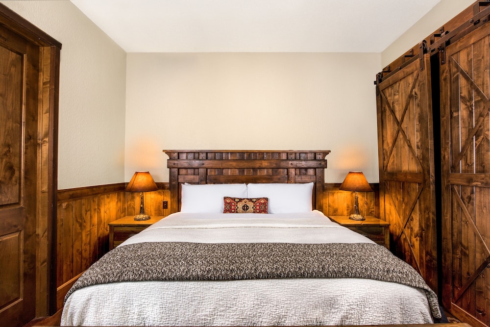 Big Cypress Lodge 10/50