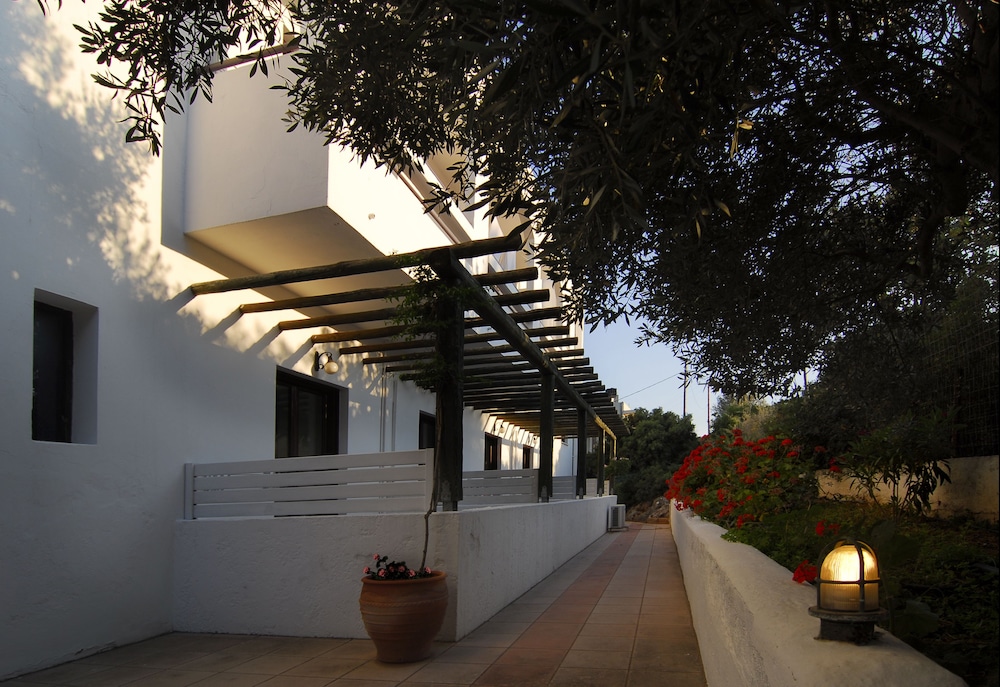 Lato Hotel 43/44
