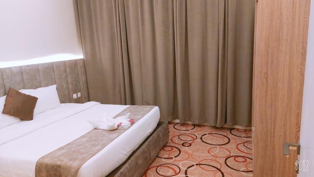 فندق جولدن العرين(Golden Al Areen Hotel Abha) 13/24