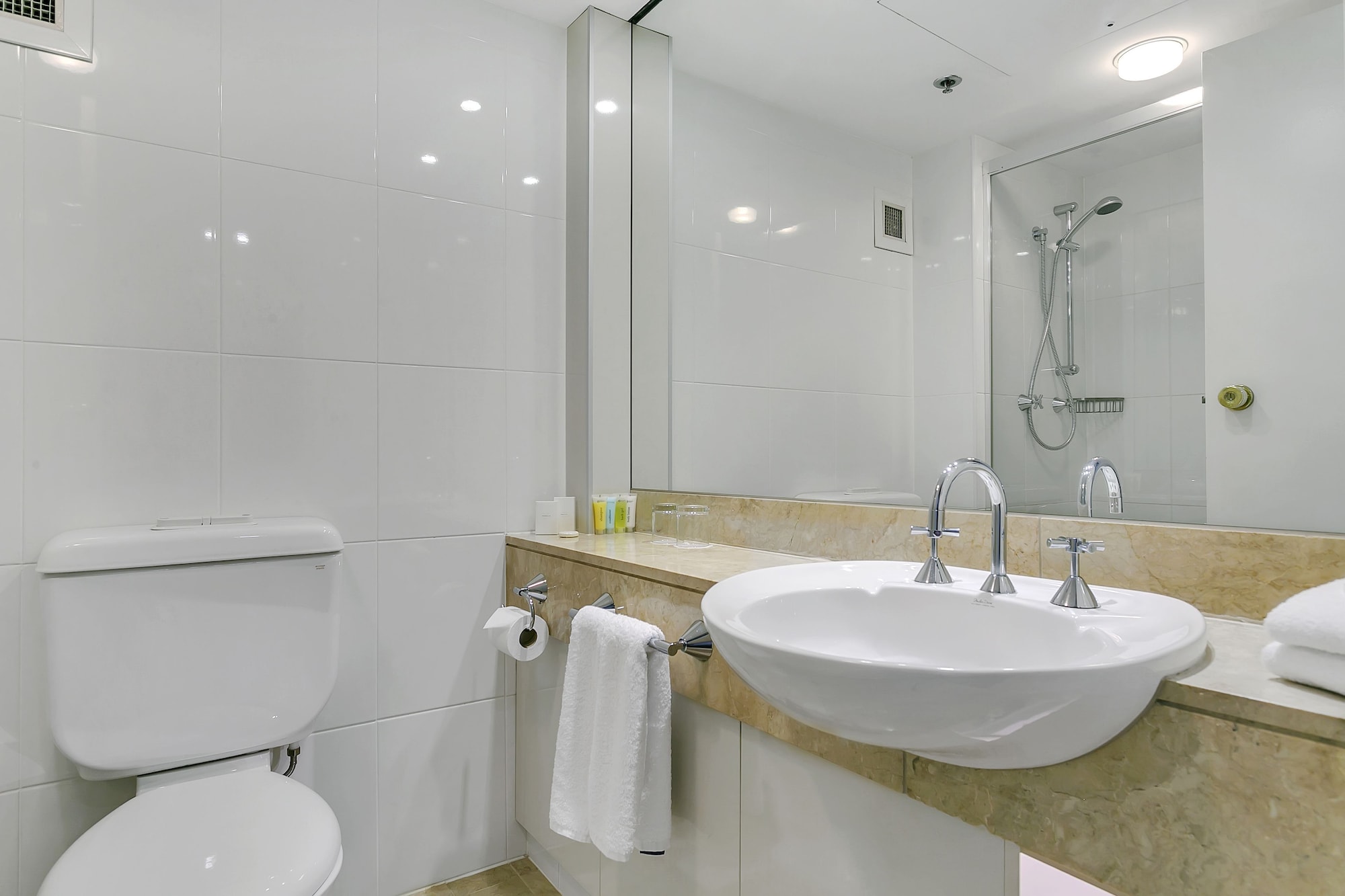 غرفة سوبيريور بسرير كينج، Stamford Plaza Adelaide 3/5