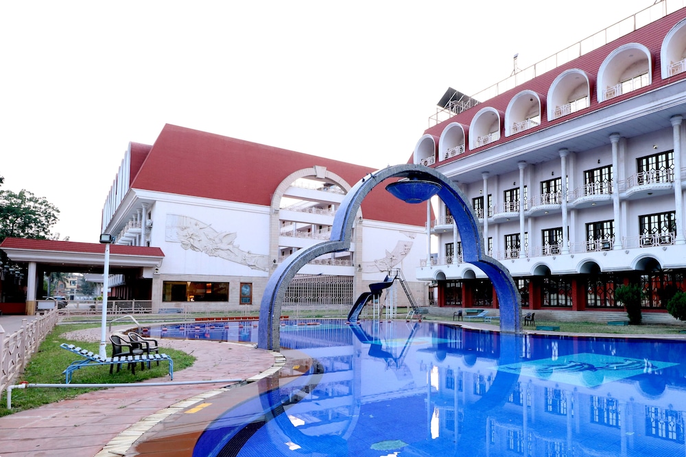 AURANGABAD GYMKHANA CLUB. 7/69