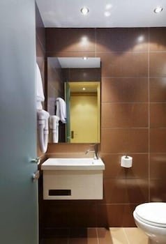 Astoria Hotel 44/46