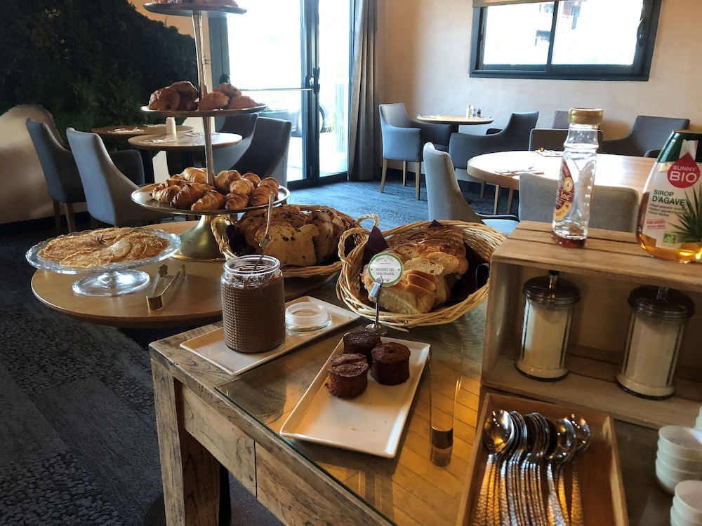 restaurant cafeteria