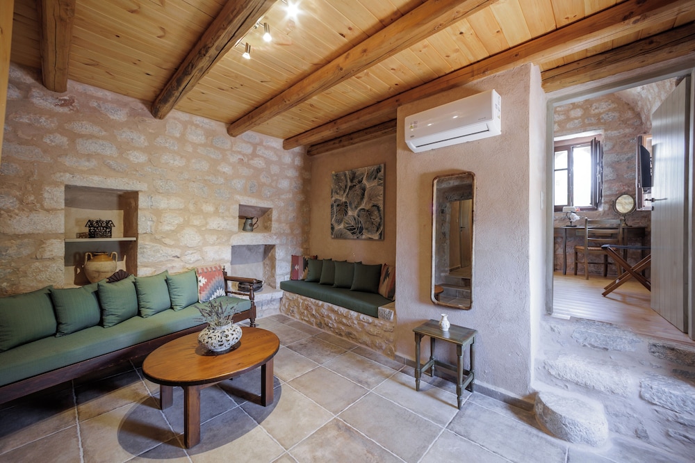Arapakis Historic Castle 30/50