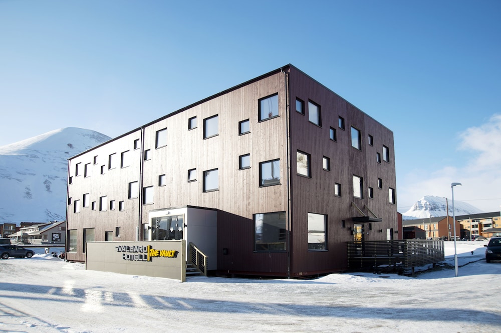 Svalbard Hotell | The Vault 3/30