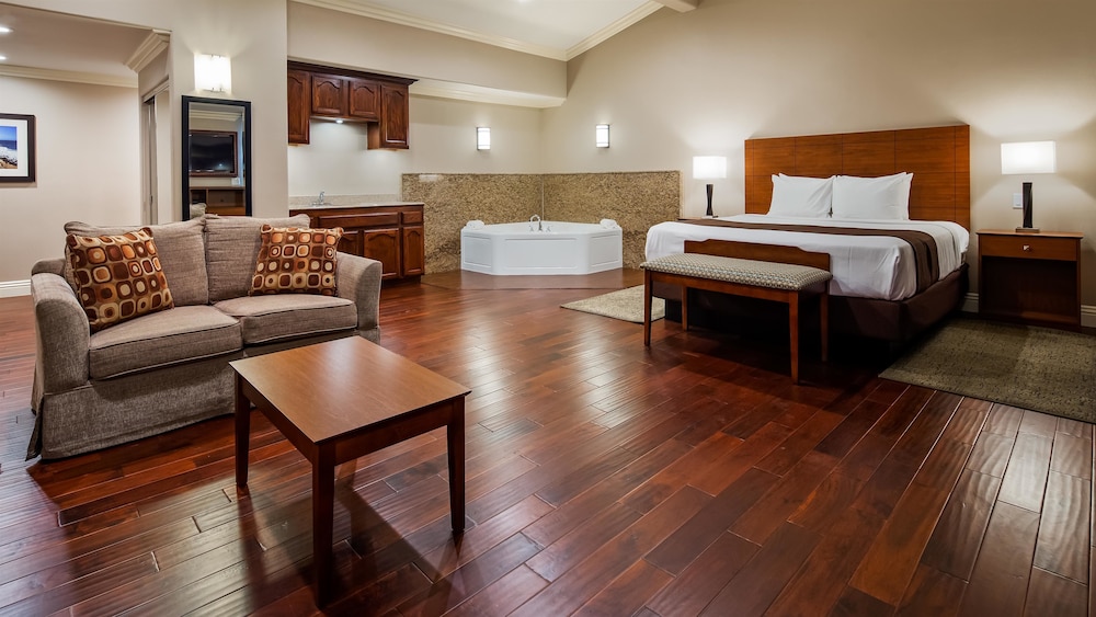 Best Western Oxnard Inn 34/48