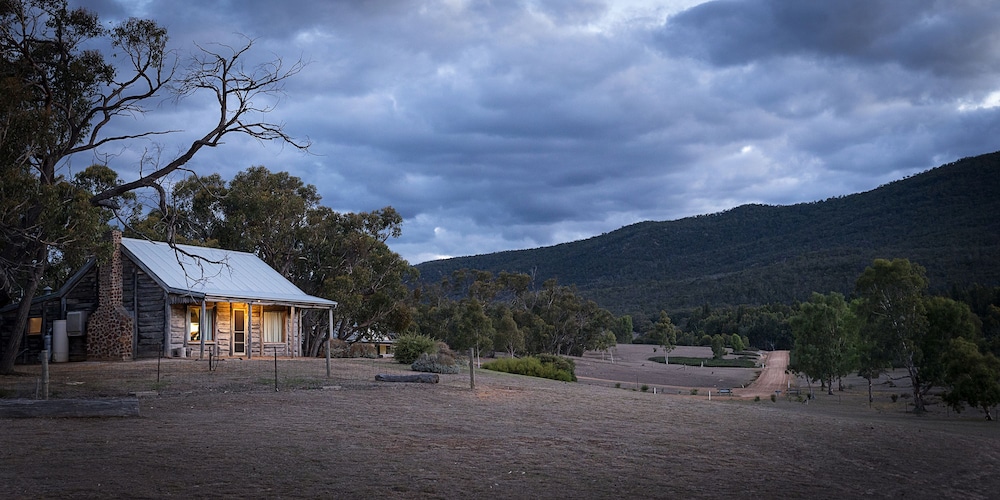 Grampians Pioneer Cottages 46/52