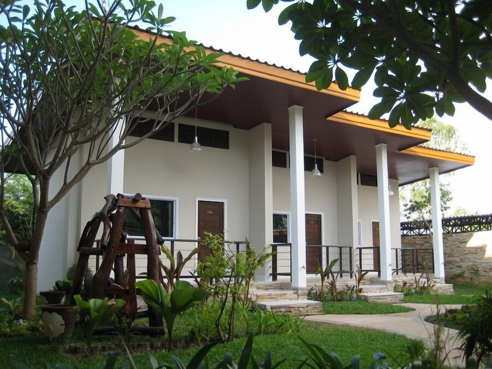 The Park Nangrong Resort 2/19