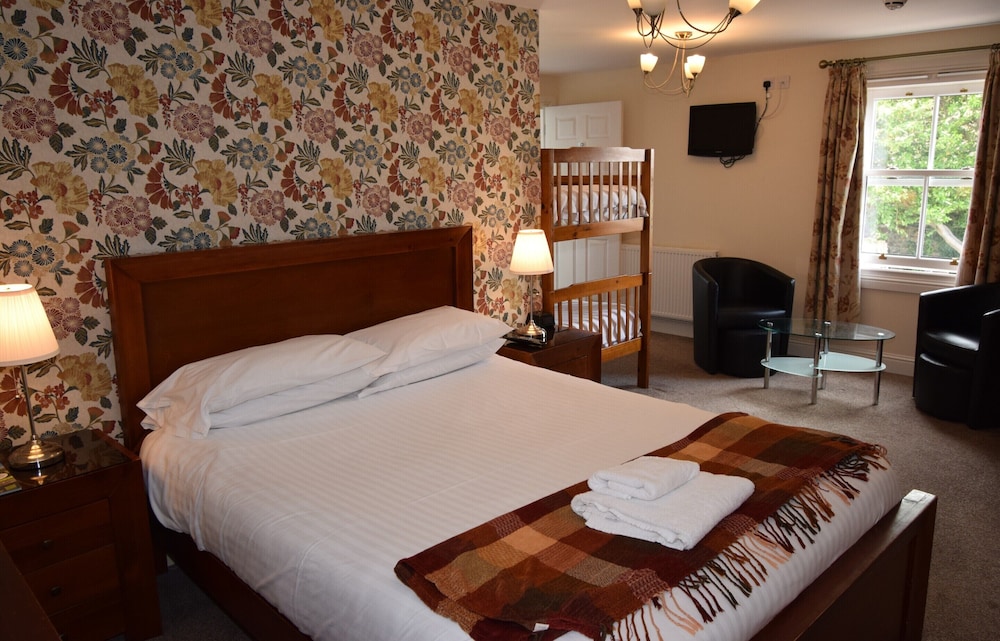 The Elphinstone Hotel 9/36