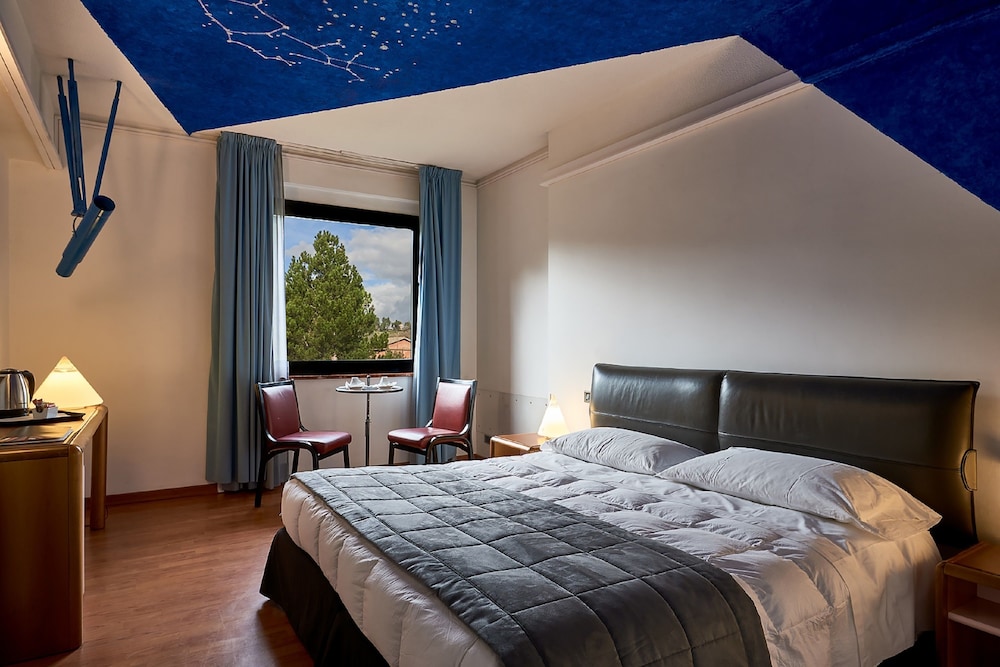 Albornoz Palace Hotel 17/71