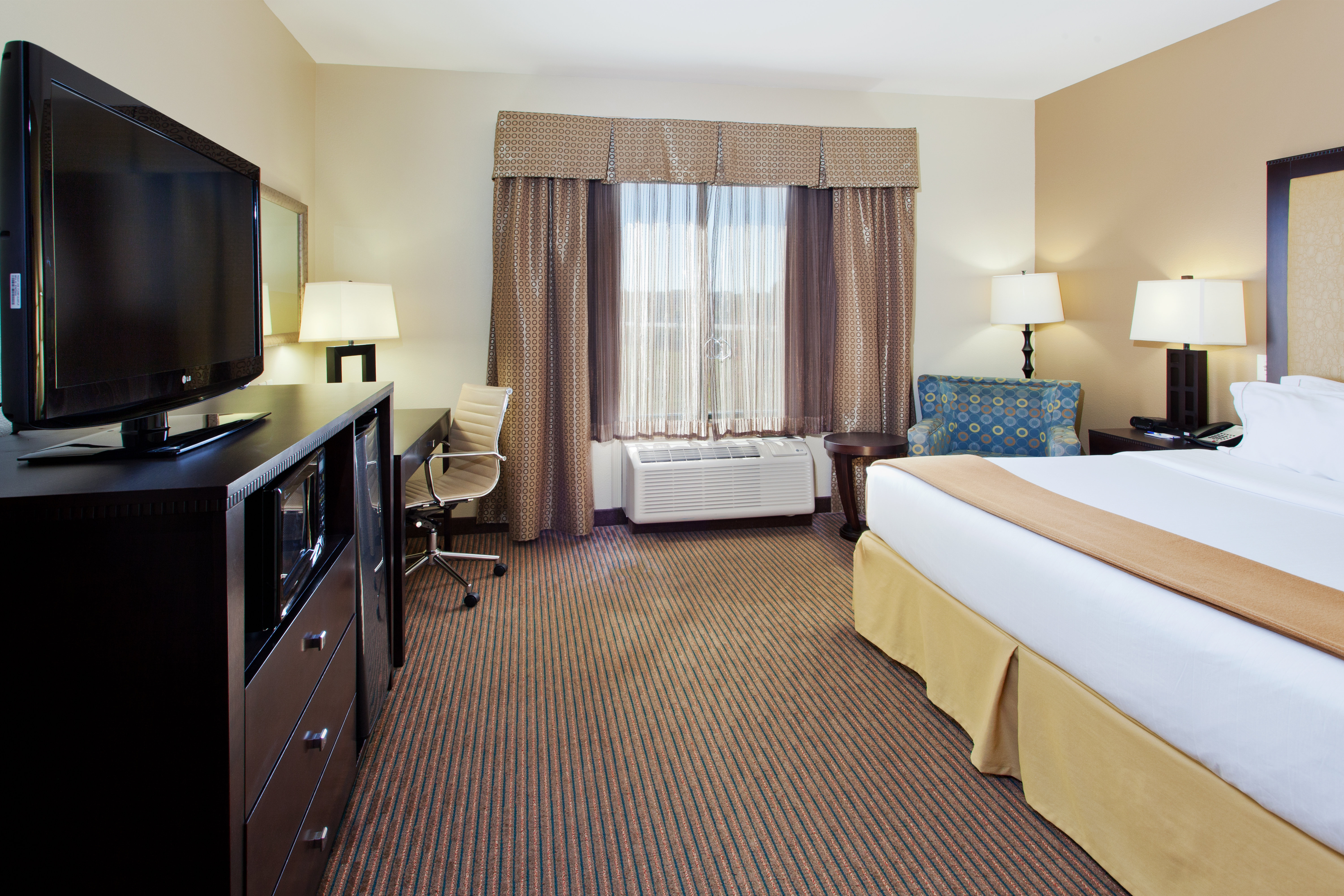 Holiday Inn Express Hotel & Suites Cordele North 28/79