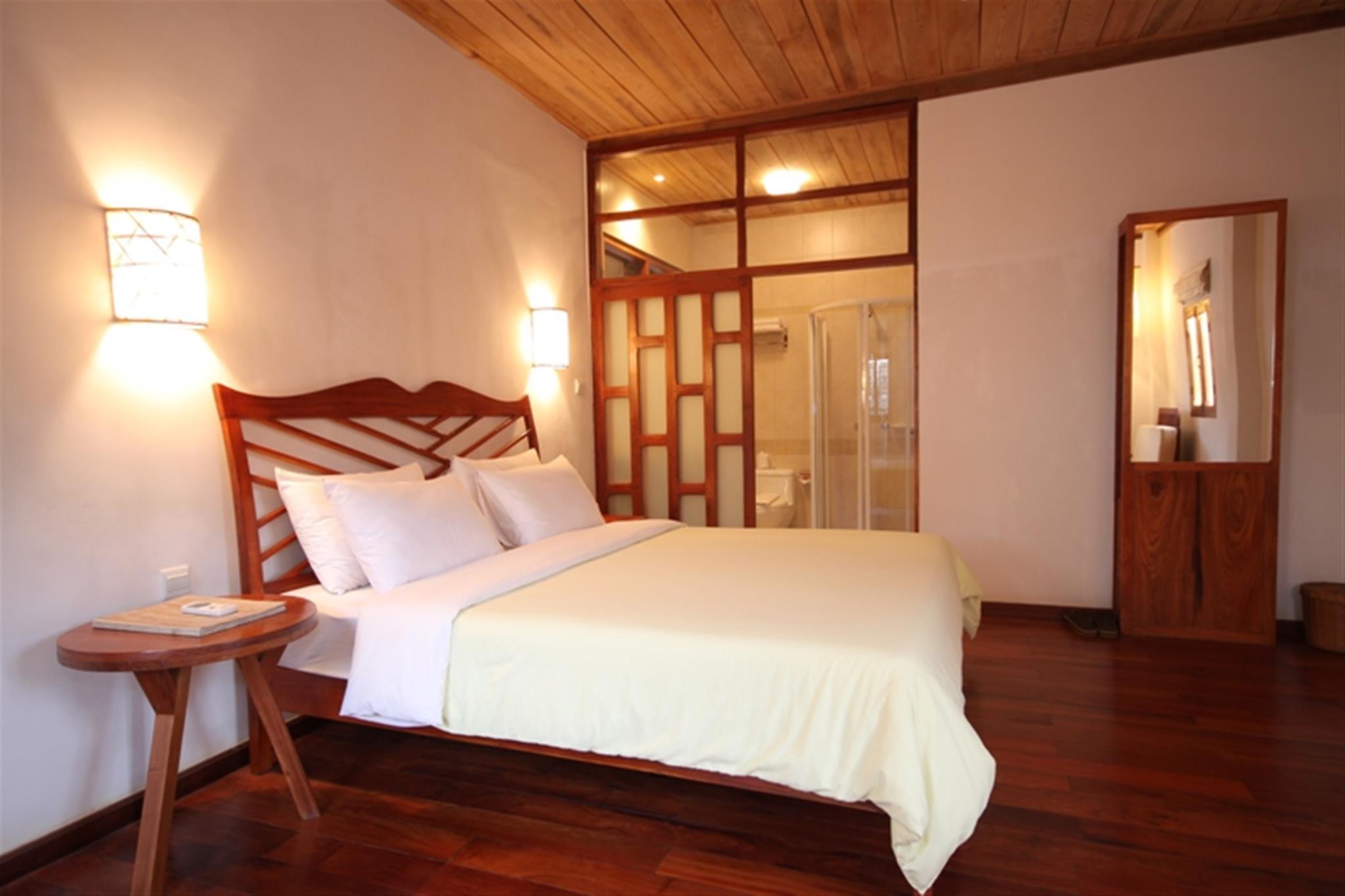 Studio, 1 Single and 2 Double Beds