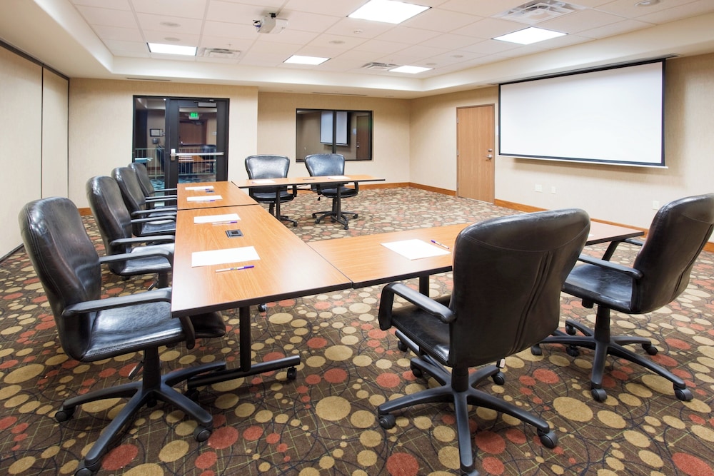 Holiday Inn Express Hotel and Suites Los Alamos Entrada Park 62/73