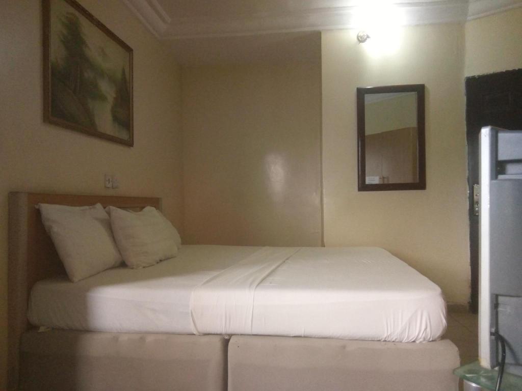 Oxford Hotel Abuja 10/22