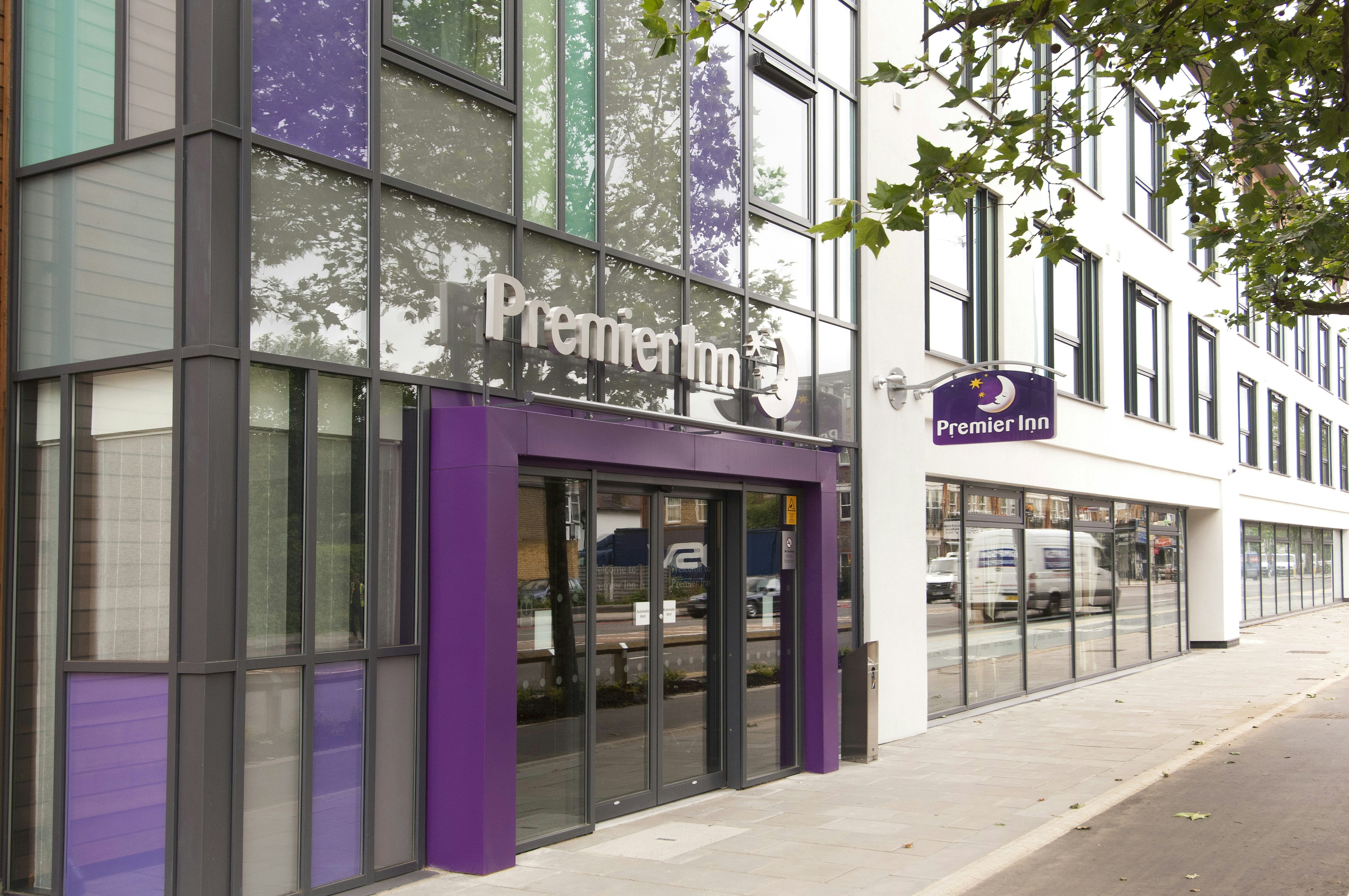 Premier Inn London Richmond in LONDON