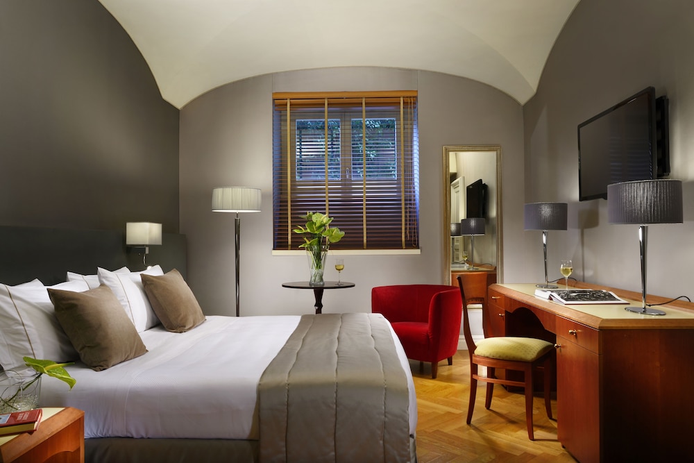Hotel Principe Torlonia 18/65