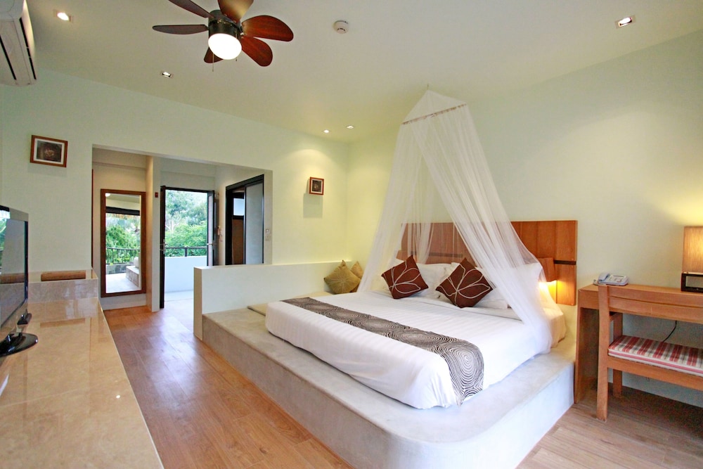 MIMOSA RESORT AND SPA 24/79