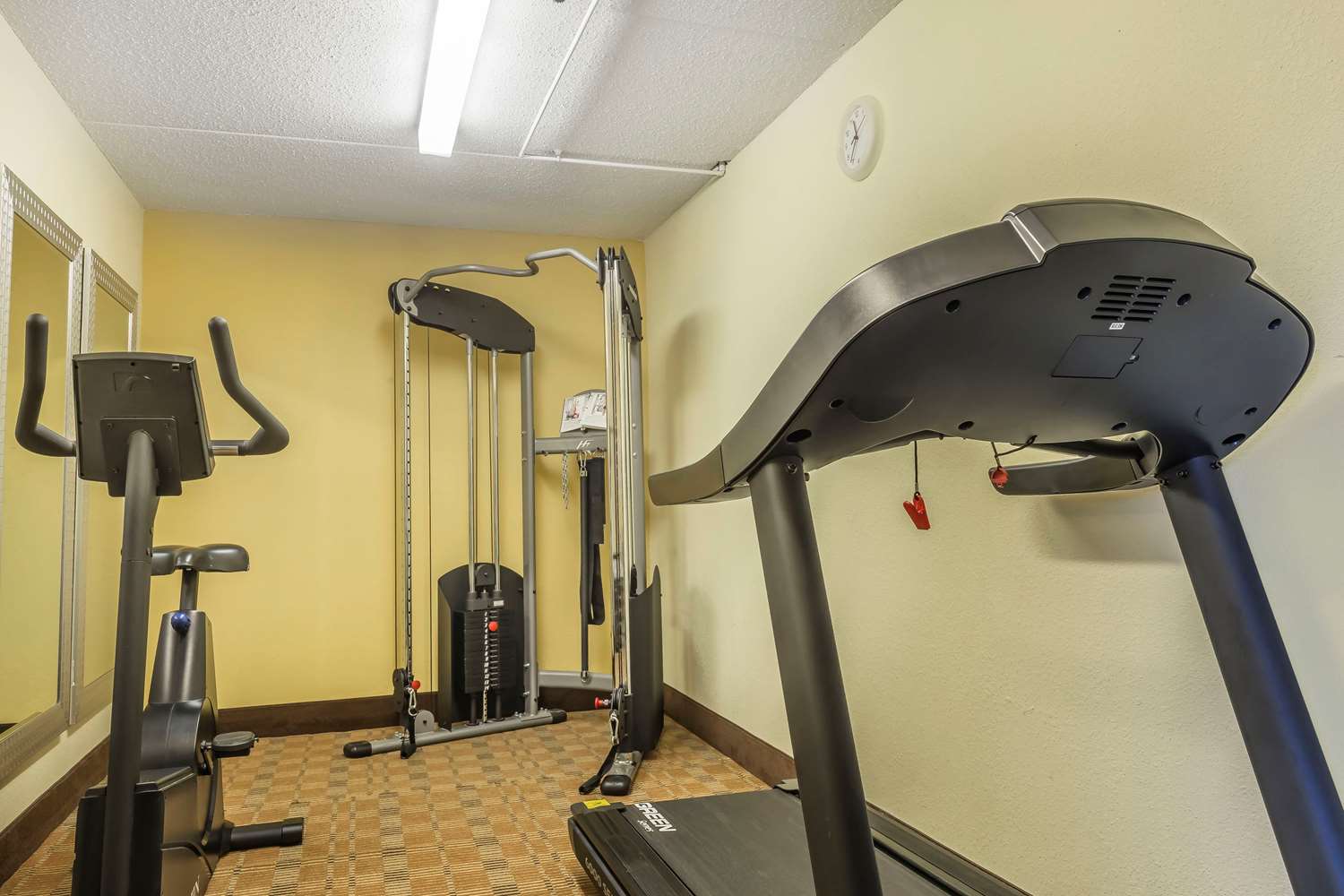 Quality Inn & Suites Pittsburgh Harmarville 6/17