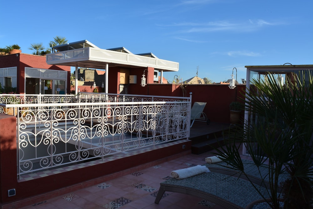 RIAD KARMELA PRINCESSE 10/62