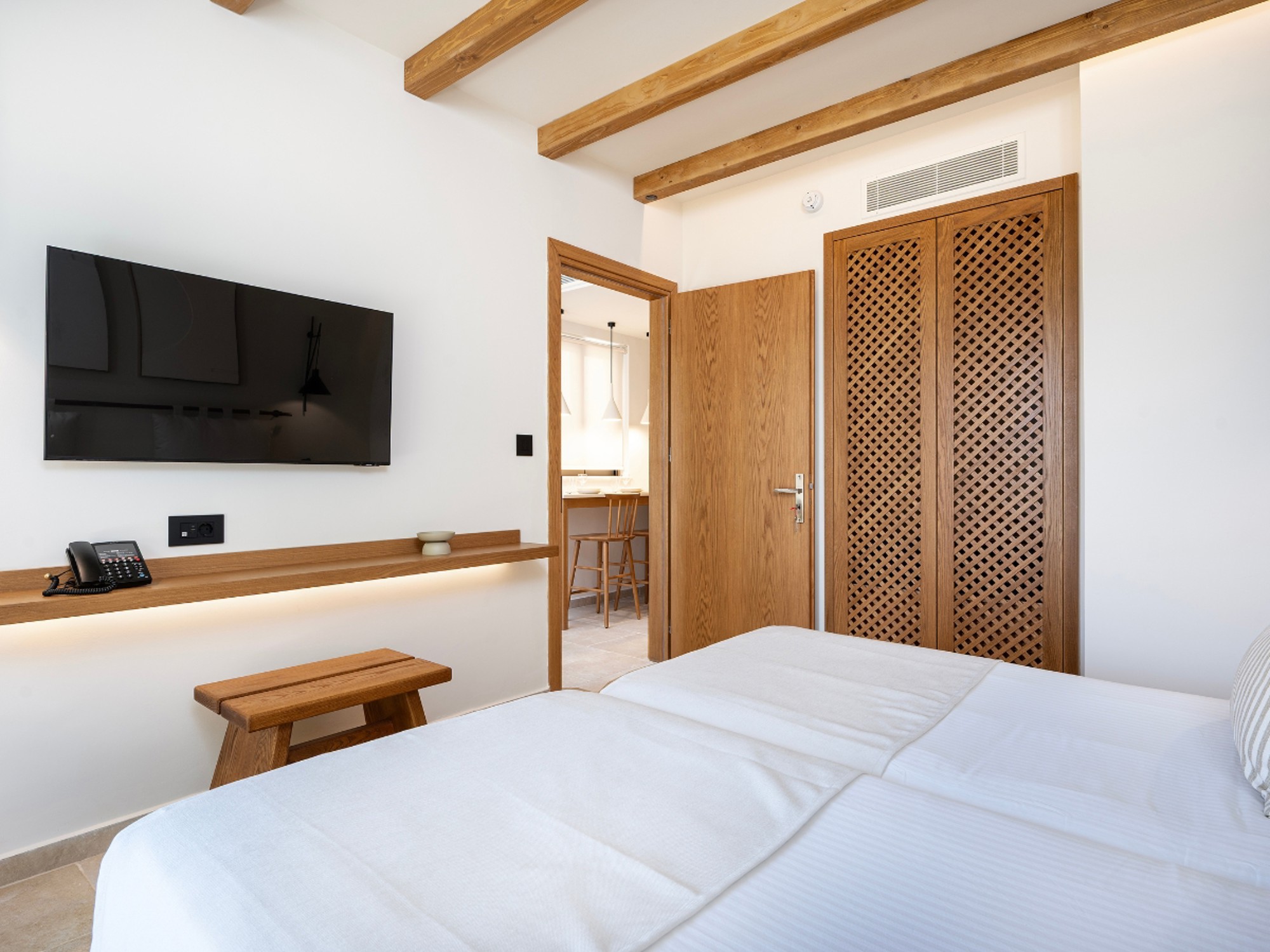 APARTMENT WITH SWIMMING POOL