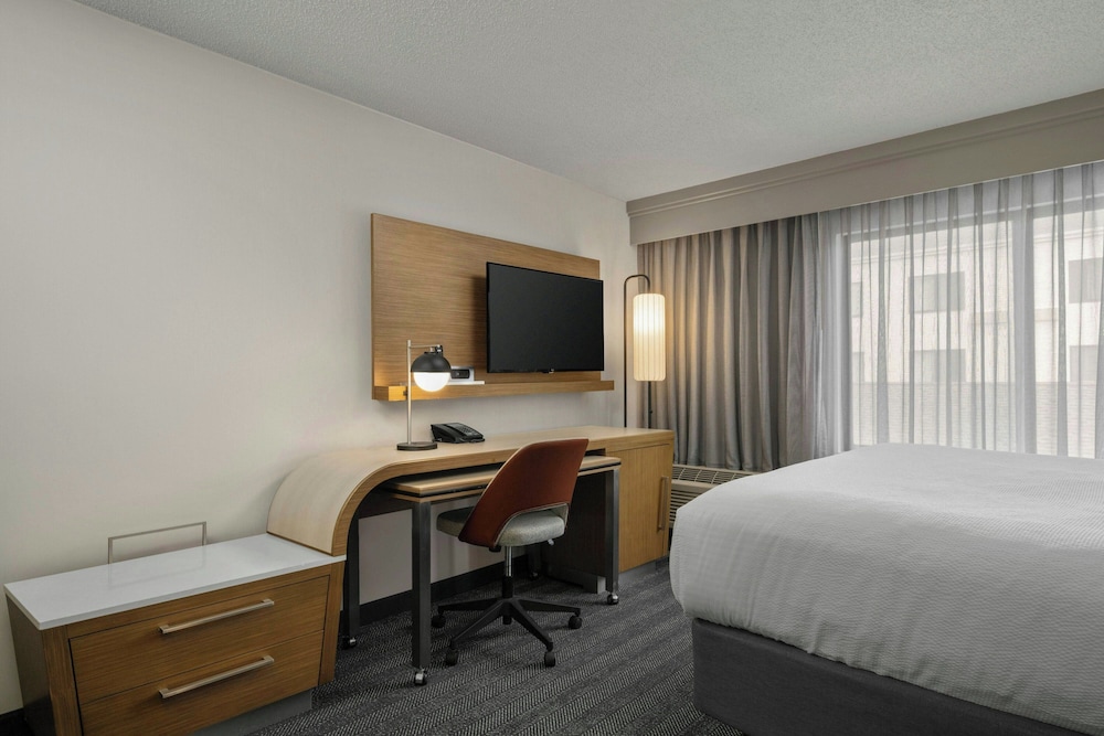 Courtyard By Marriott Downtown Boise 18/58