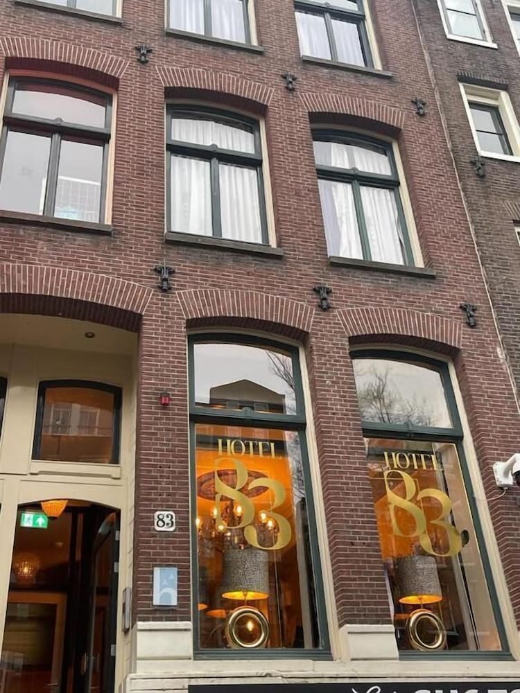 Hotel 83 1/31
