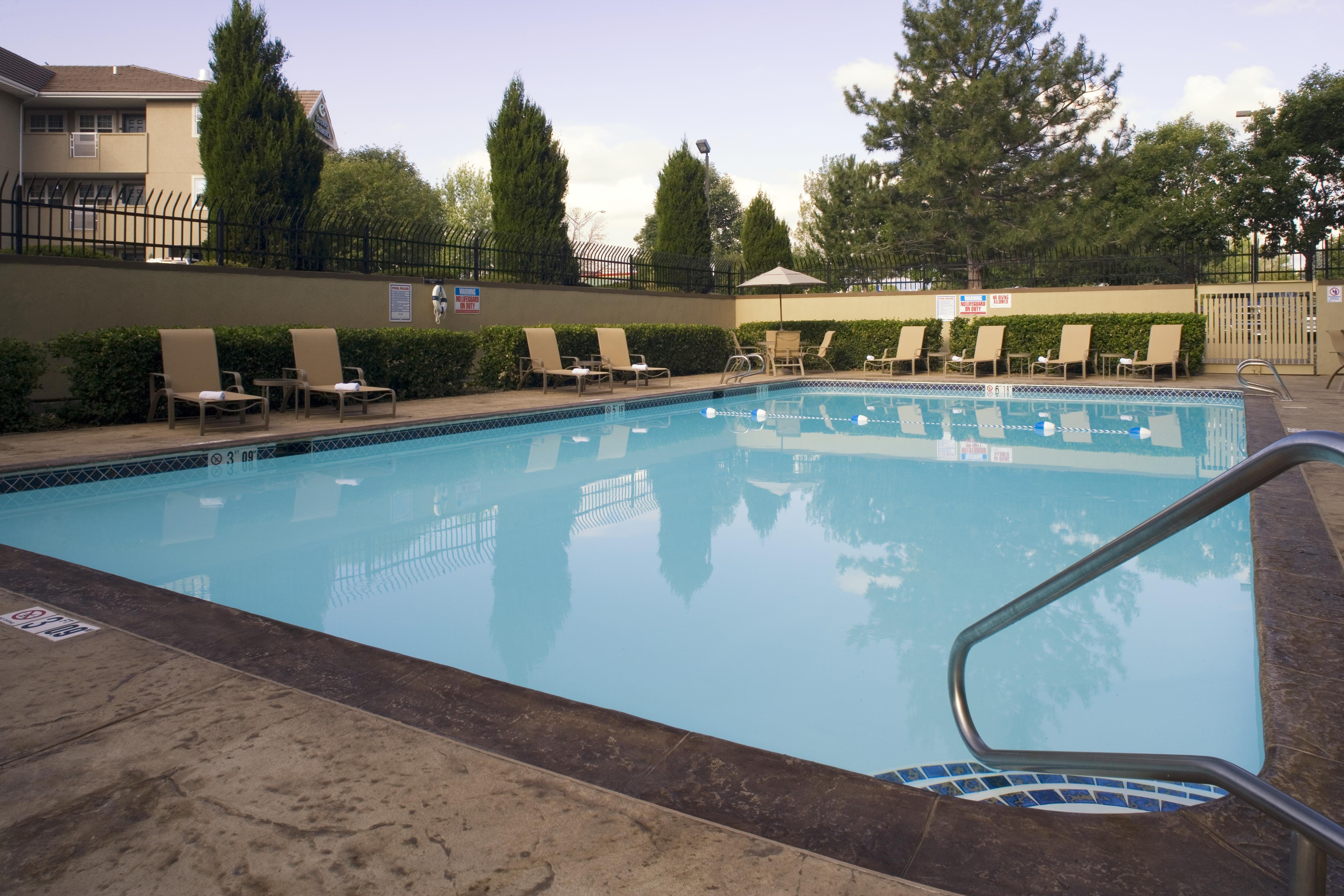 Holiday Inn Denver Lakewood 5/61