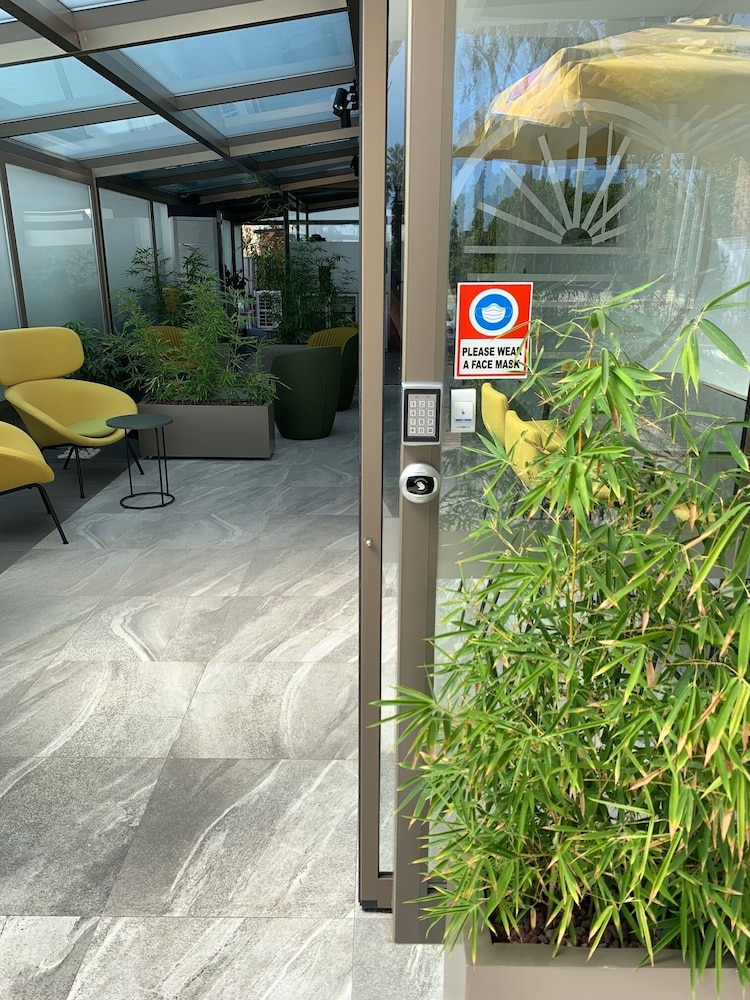 Vega Suites 19/24