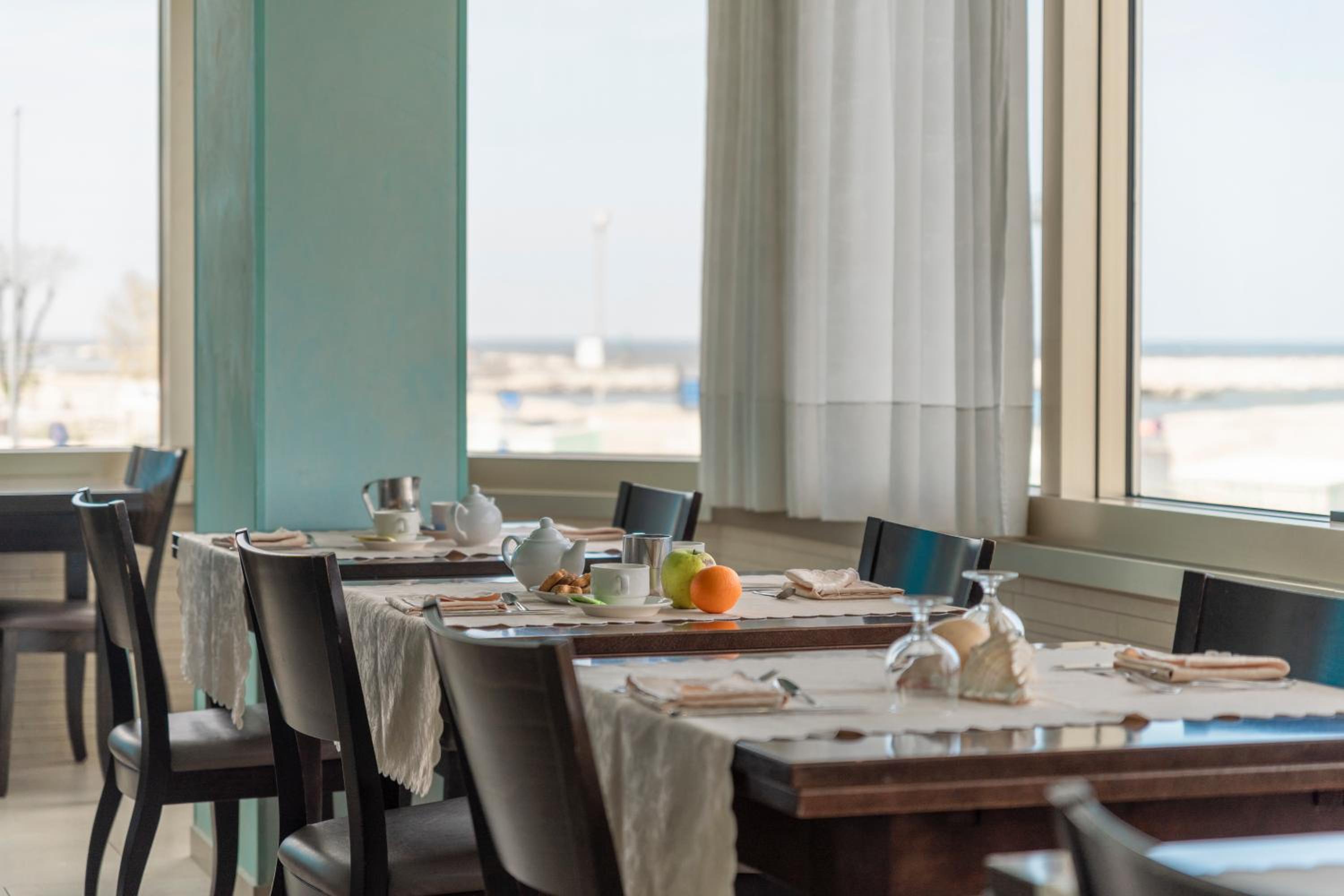 Hotel Mondial 30/48