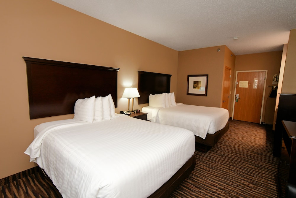 Boulders Inn Amp Suites Denison 11/28