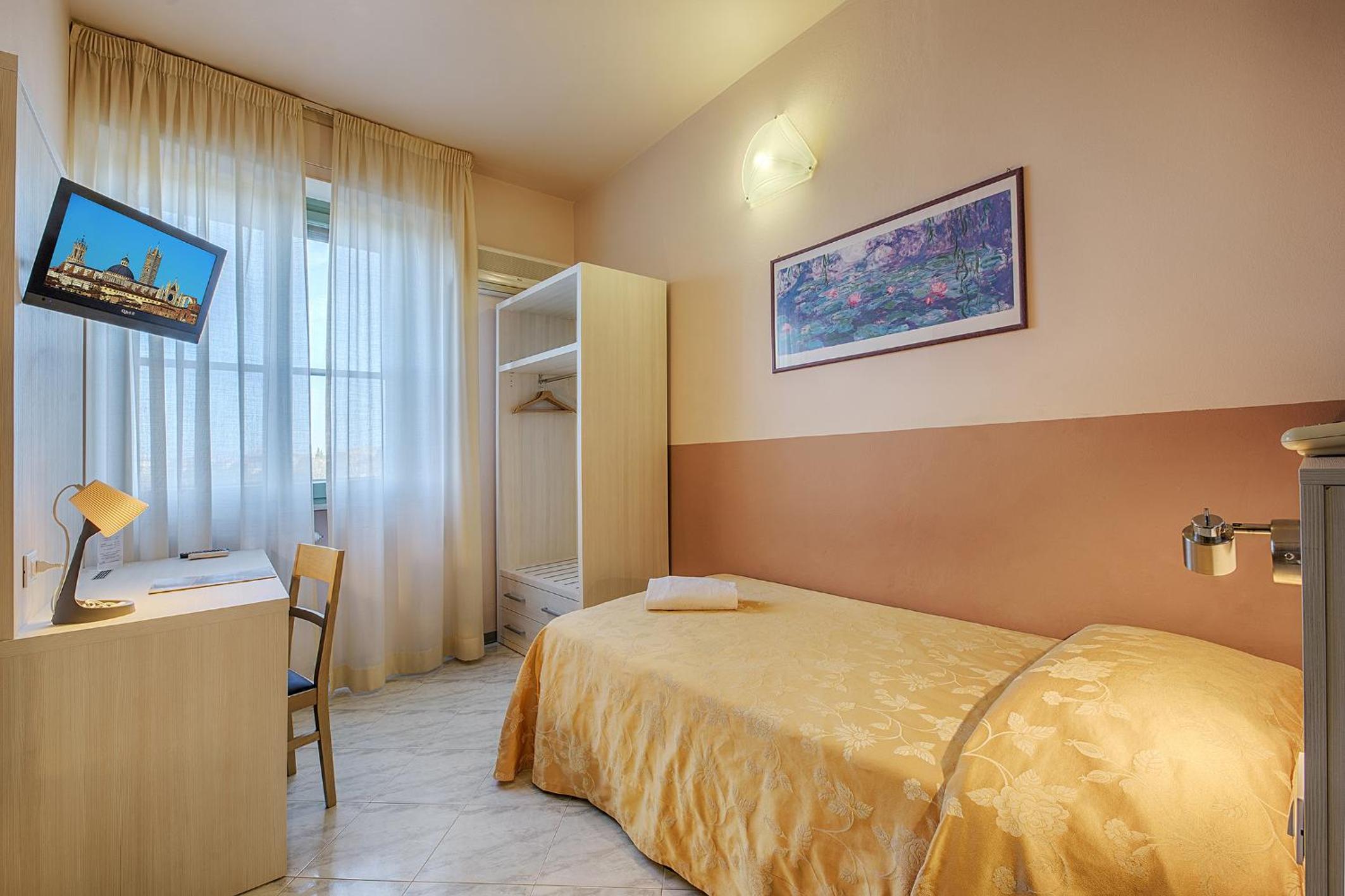 ROOM, SINGLE
