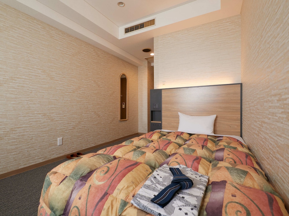Gamagori Hotel 32/56
