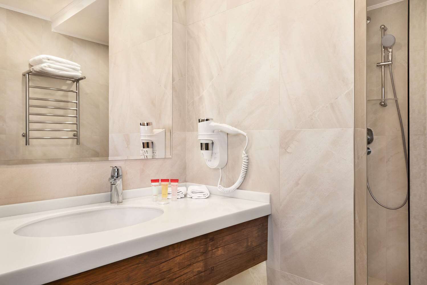 Ramada Hotel and Suites by Wyndham Yerevan 42/45