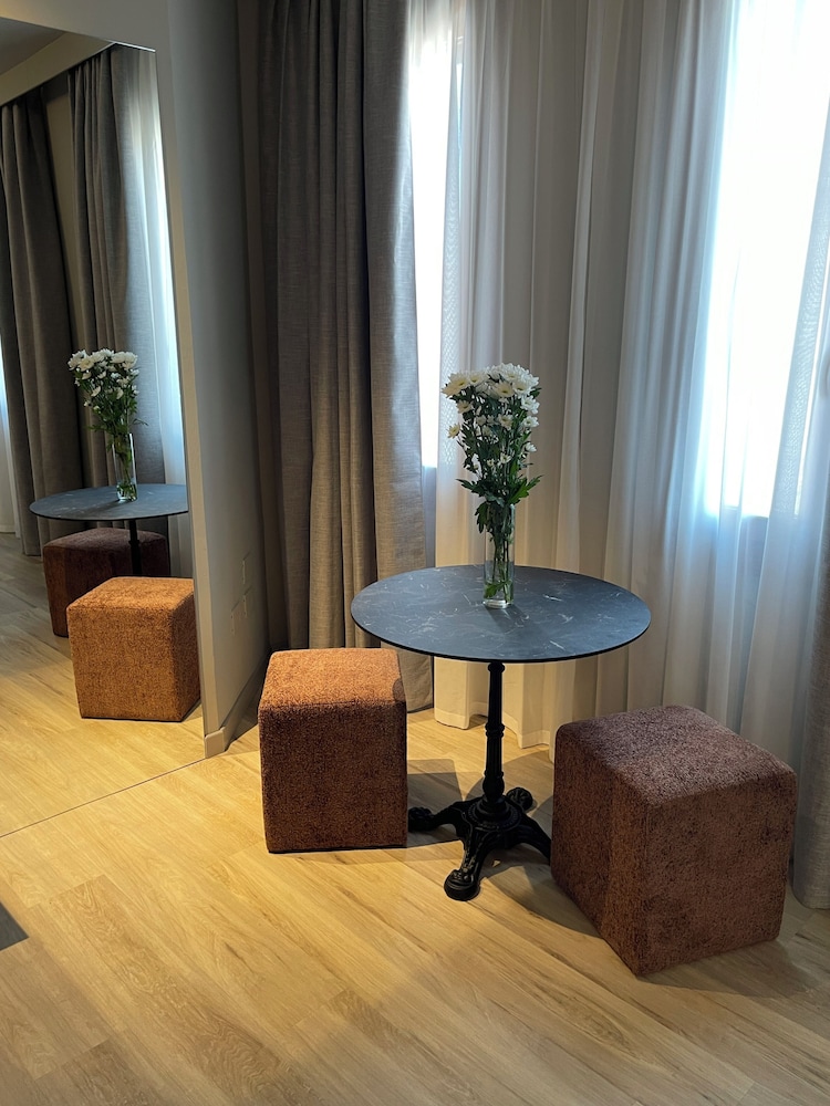 Hotel Mignon 22/48